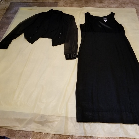 Dresses - Picture 4 of 8